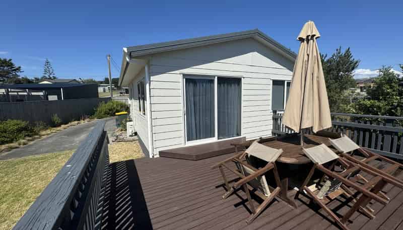 85 Kahukura Avenue , Waitarere Beach