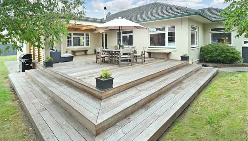 807 Tawa Street, Mahora