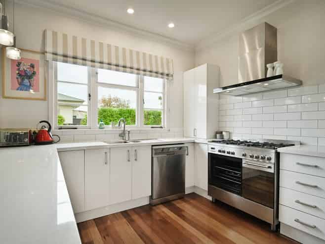 807 Tawa Street, Mahora