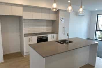 1/2 Unga Place, Beachlands