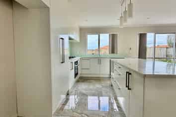 14 Shelby Lane, Flat Bush