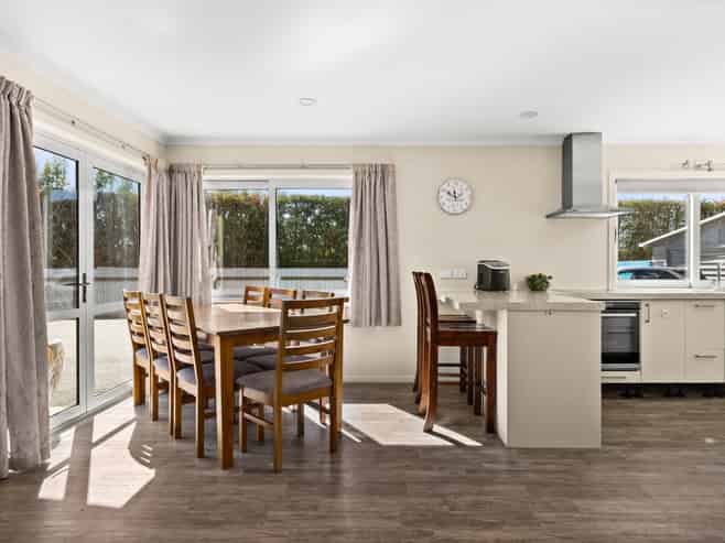 223 Farndon Road, Clive