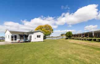 223 Farndon Road, Clive