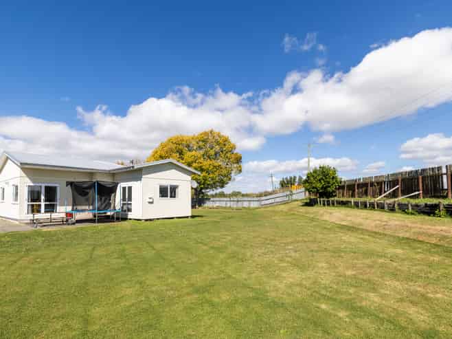 223 Farndon Road, Clive