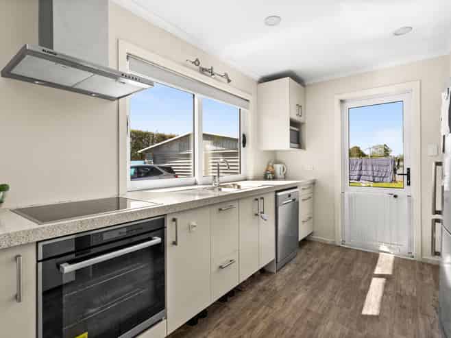 223 Farndon Road, Clive