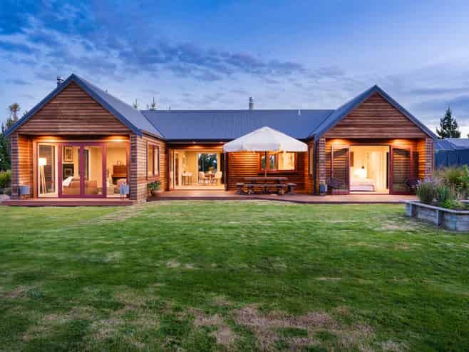 689 Big Stone Road, Kuri Bush