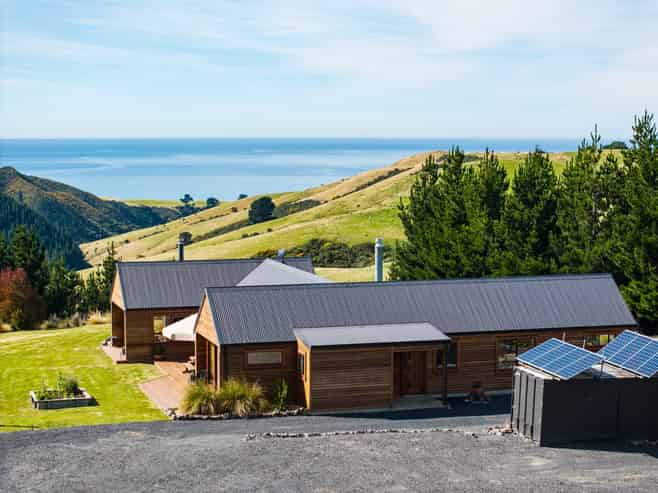 689 Big Stone Road, Kuri Bush