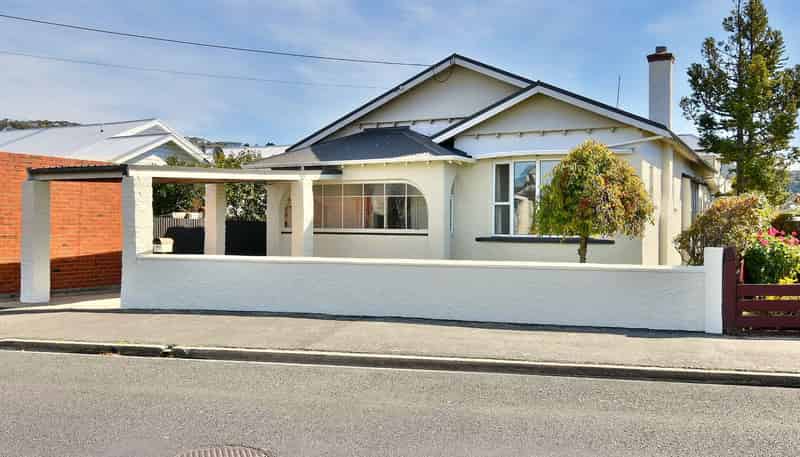 64 Hargest Crescent, SAINT KILDA