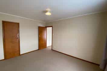 1/2 Pooley Street, Pakuranga Heights