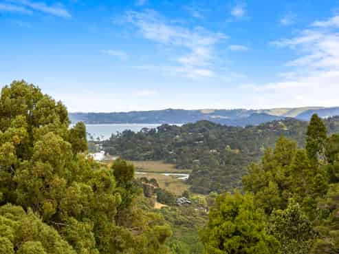 40 Huia Road, Titirangi