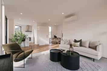 128b Linton Street, West End