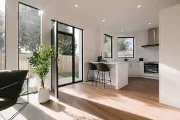 128b Linton Street, West End