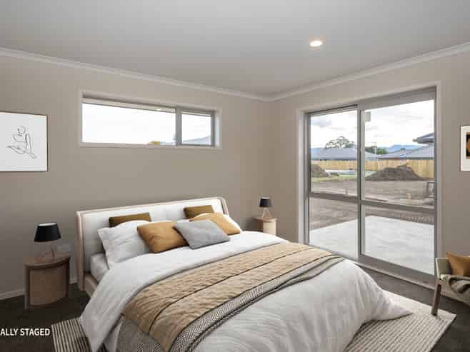 8 Caproni Road, Burleigh