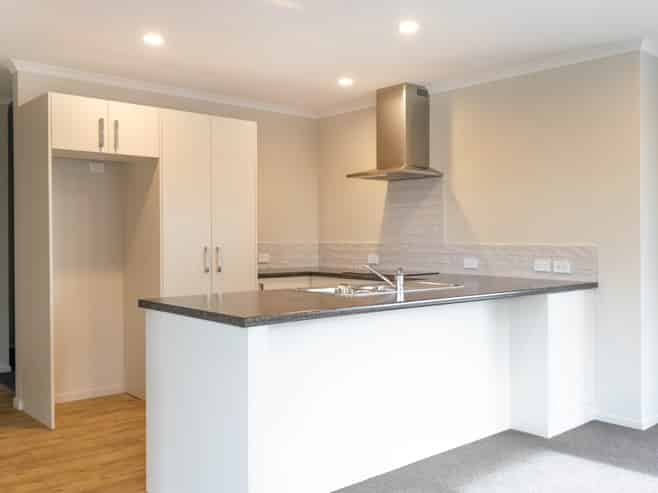 8 Caproni Road, Burleigh