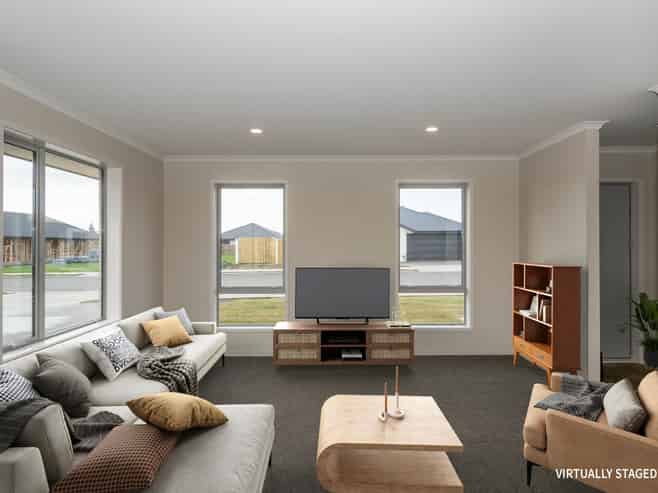 8 Caproni Road, Burleigh