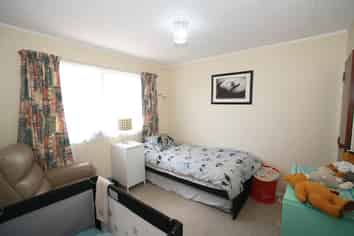 13A Karamu Street, Strandon