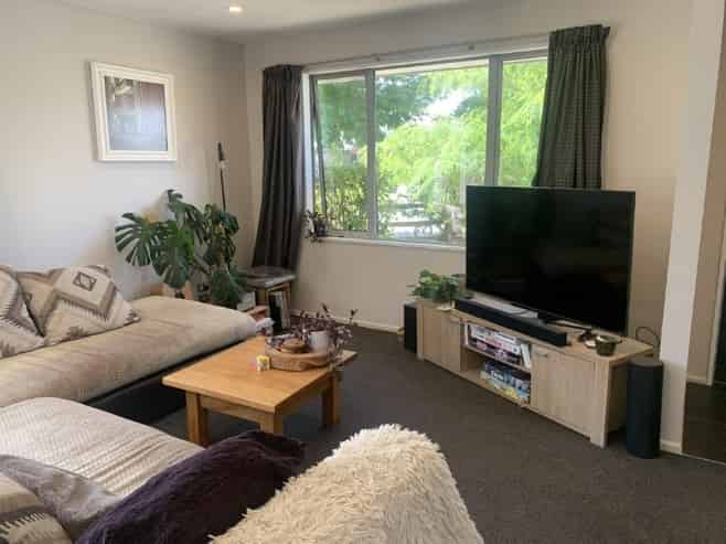 11 Quail Street, Albert Town