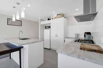 24 Bianca Crescent, Stratford