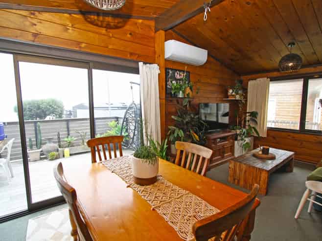 50 Messenger Terrace, Oakura