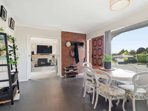33 Simmonds Crescent, Springfield