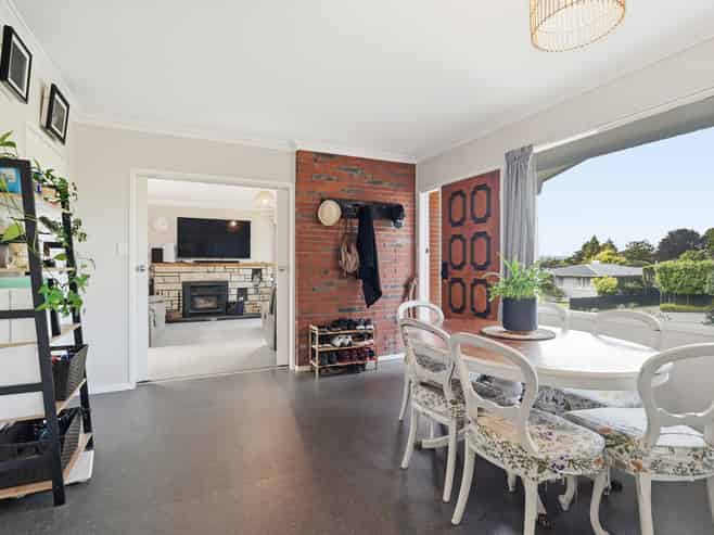 33 Simmonds Crescent, Springfield