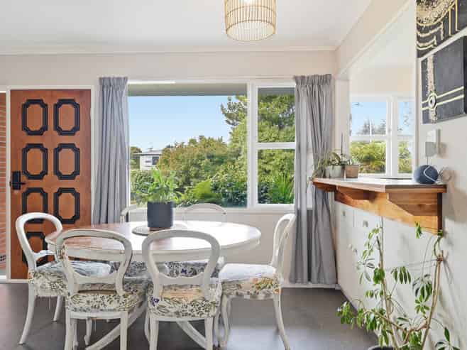 33 Simmonds Crescent, Springfield