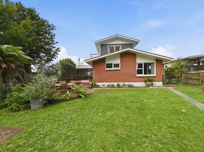 33 Simmonds Crescent, Springfield