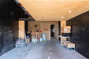 Affordable Trade Unit in Hurley Road Hub