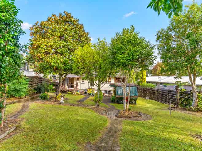 15 Rosecamp Rd, Beach Haven