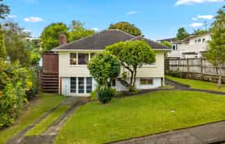 15 Rosecamp Rd, Beach Haven