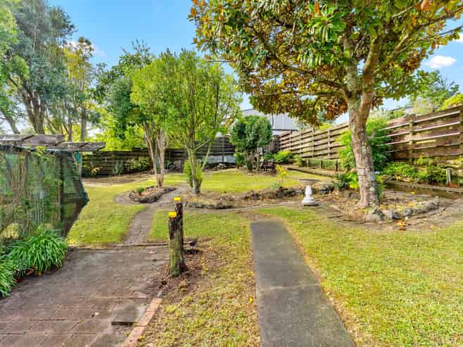 15 Rosecamp Rd, Beach Haven