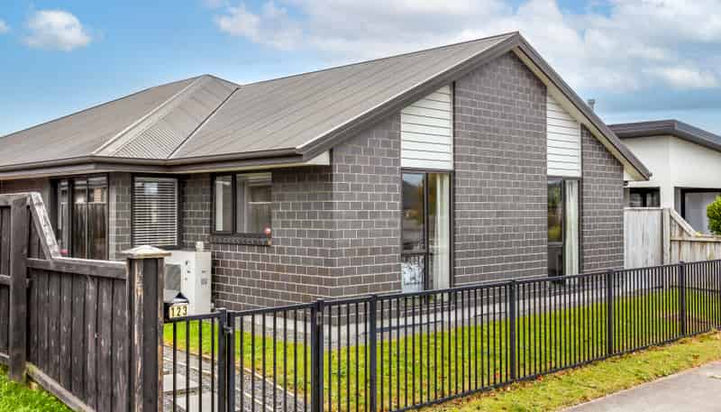 123 Infinity Drive, Pegasus