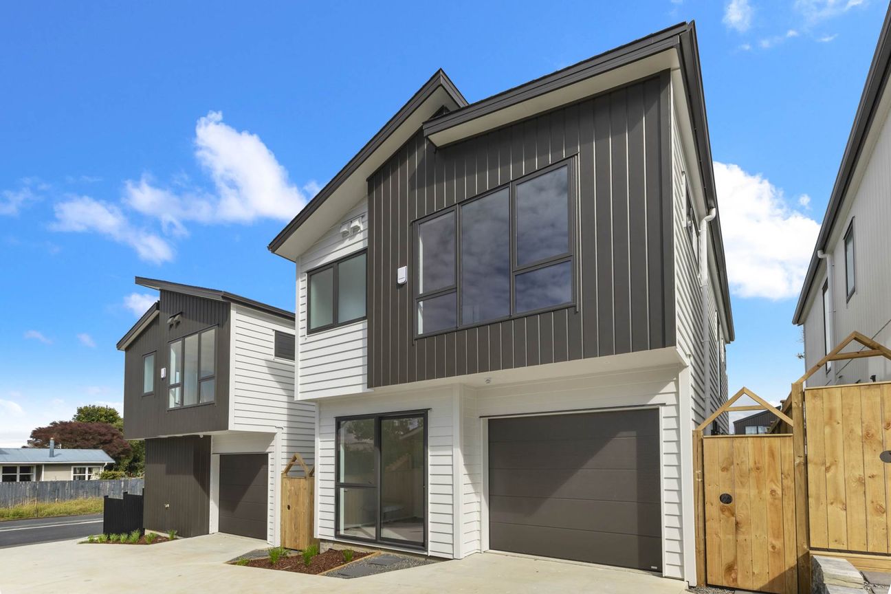 Discover Your Dream Family Home - Vista 3