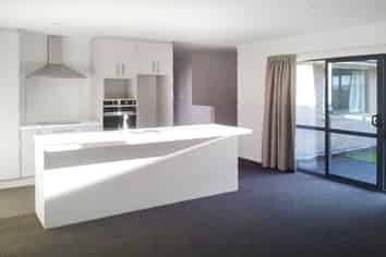 8 Loeb Place, Rolleston