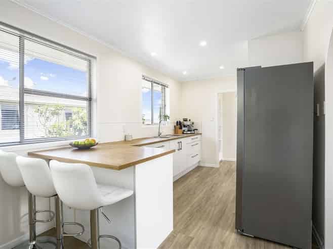 49 Rhonda Avenue, Deanwell