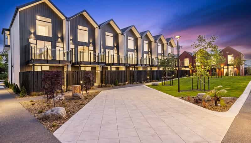 2/11 Donald Place, Saint Albans