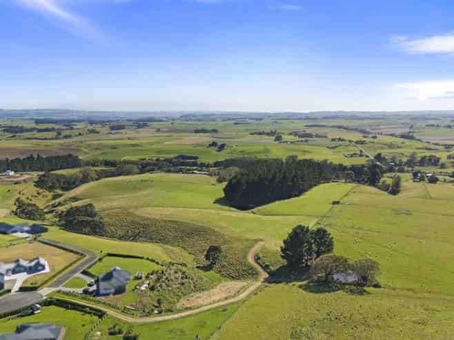 80 View Road, Halcombe