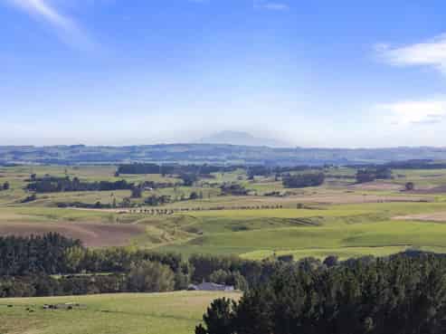 80 View Road, Halcombe