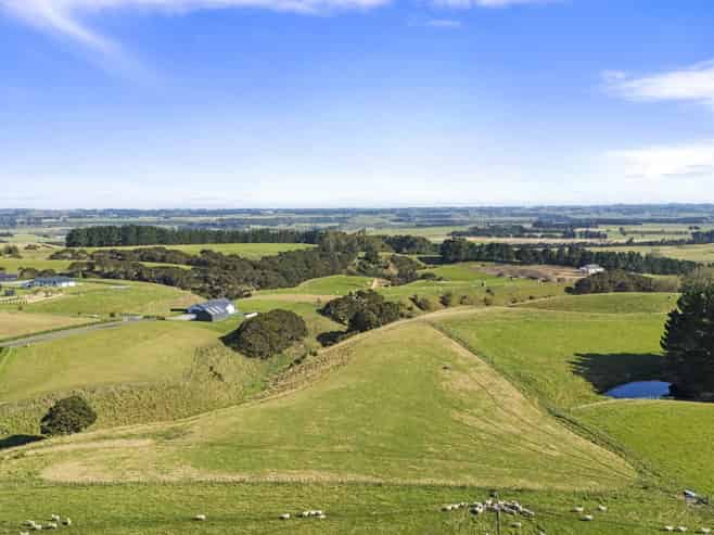 80 View Road, Halcombe