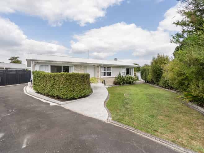 12 Erika Place, Fairview Downs