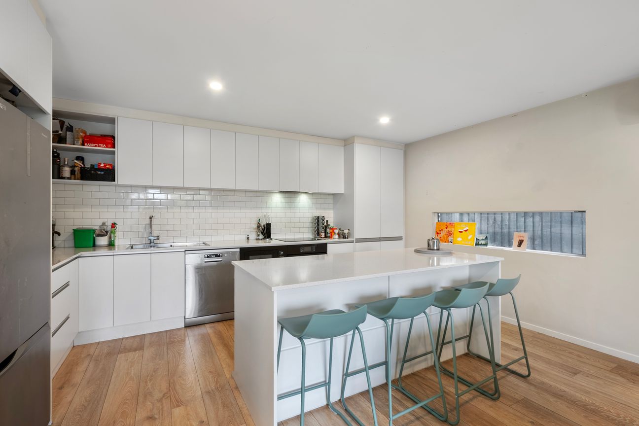 Urgent Sale - 2019 Build Home - Vista 5