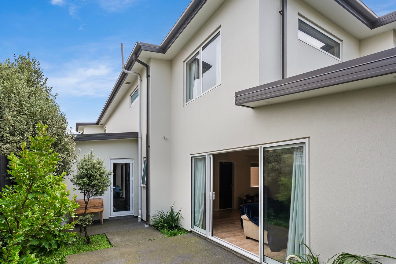 Urgent Sale - 2019 Build Home - Vista 6