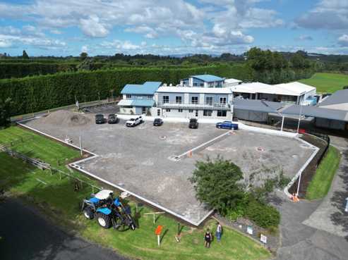 Upper Level Office with Deck in Te Puna