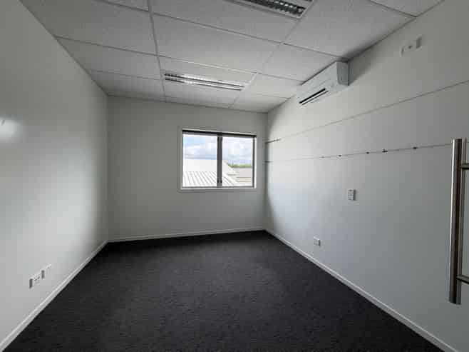 Upper Level Office with Deck in Te Puna