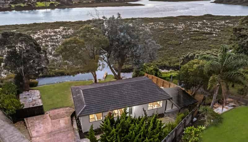 8 Sceptre Place, Avondale