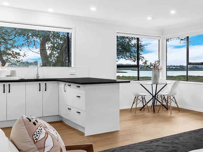 8 Sceptre Place, Avondale