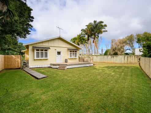 123 Riverside Drive, Parahaki