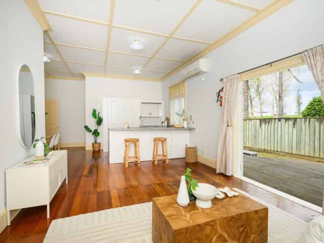 123 Riverside Drive, Parahaki