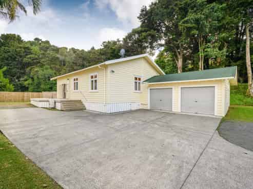 123 Riverside Drive, Parahaki