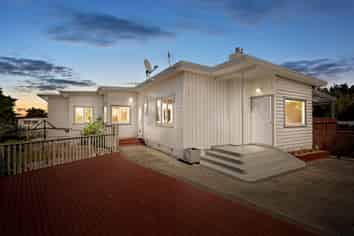 63A Clifford Road, Johnsonville